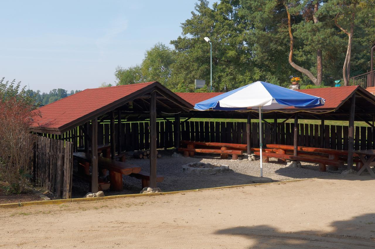 Hotel Lipowy Przyladek - Szkolenia I Wypoczynek Serock Esterno foto