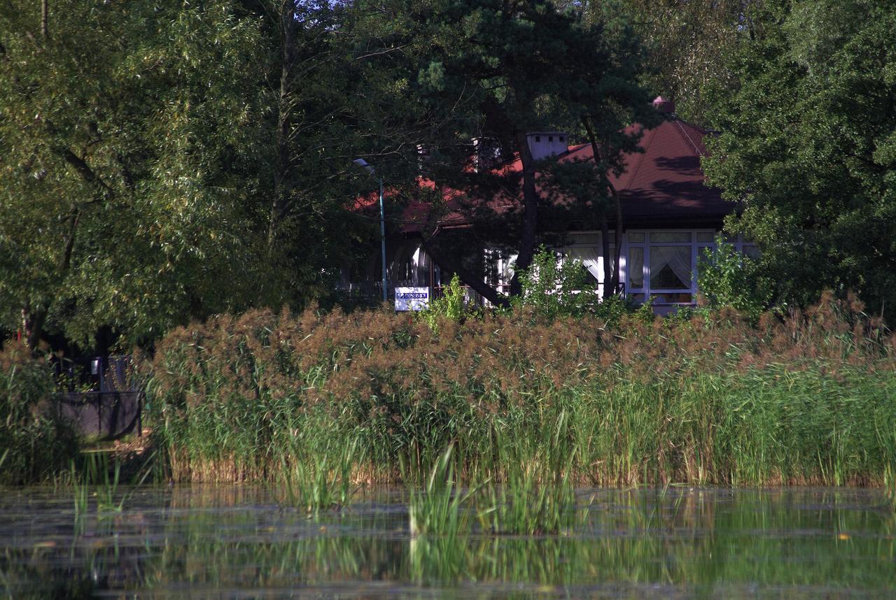 Hotel Lipowy Przyladek - Szkolenia I Wypoczynek Serock Esterno foto