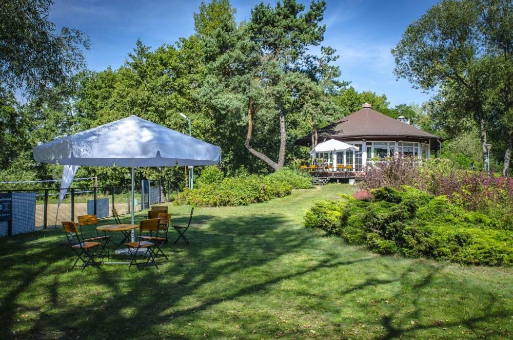 Hotel Lipowy Przyladek - Szkolenia I Wypoczynek Serock Esterno foto